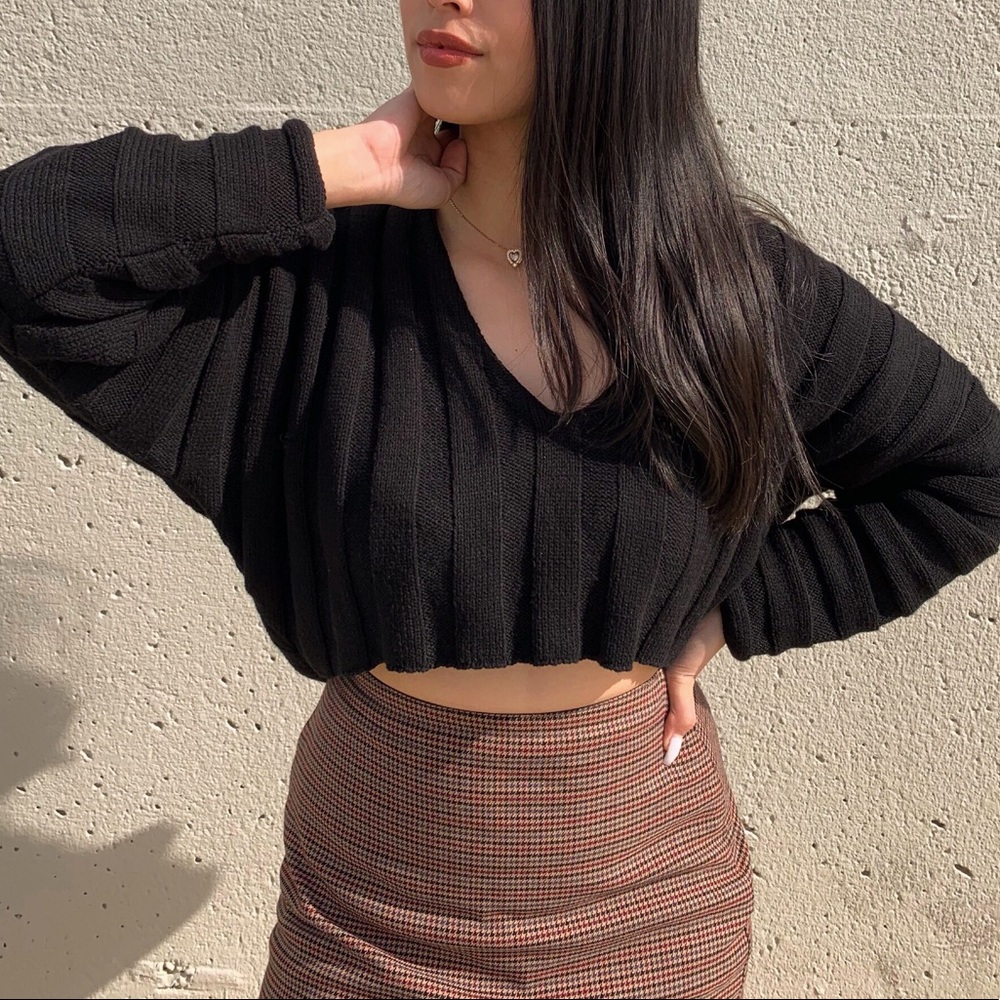 Cropped Sweater - Picture 2 of 2